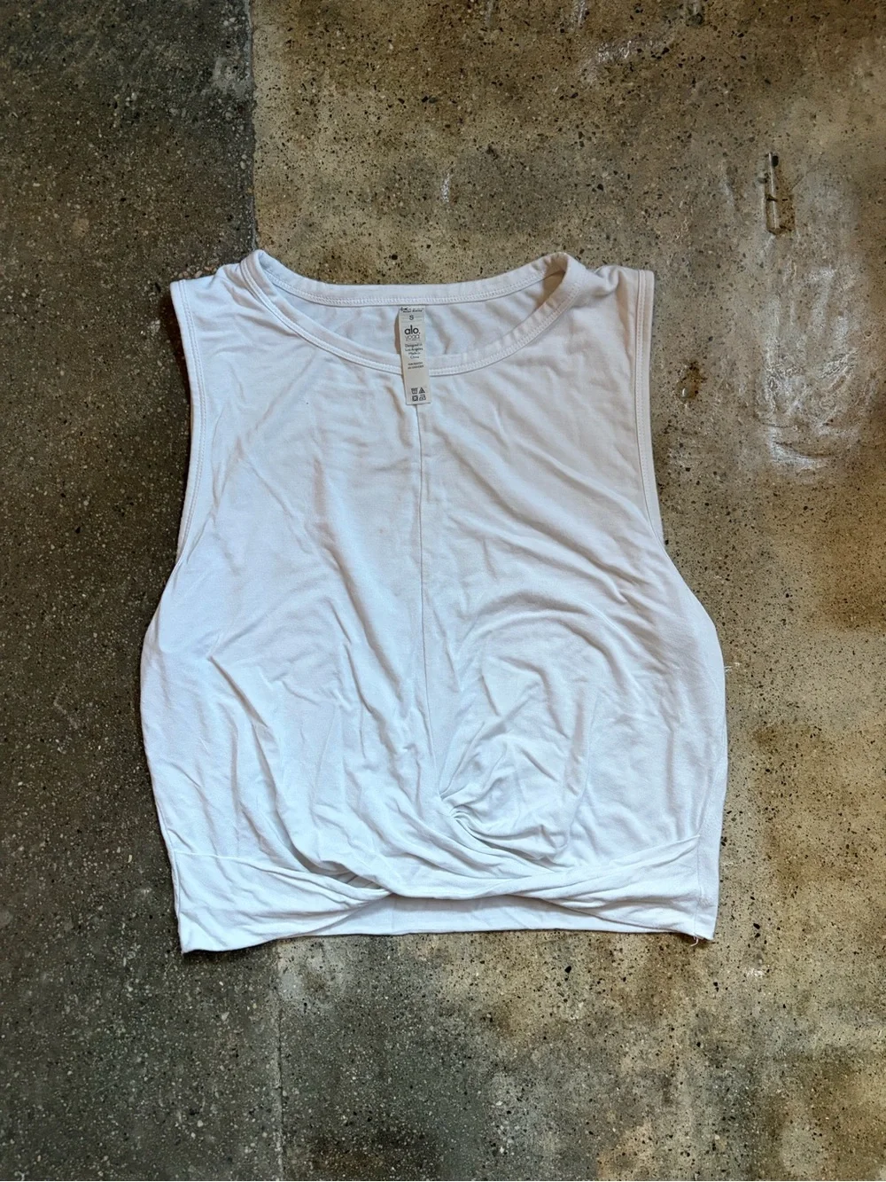 ALO Yoga Cover Tank White Twist-Front Crop Tank
